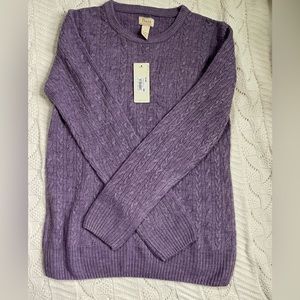 Beautiful pullover sweater great for the office or evening out